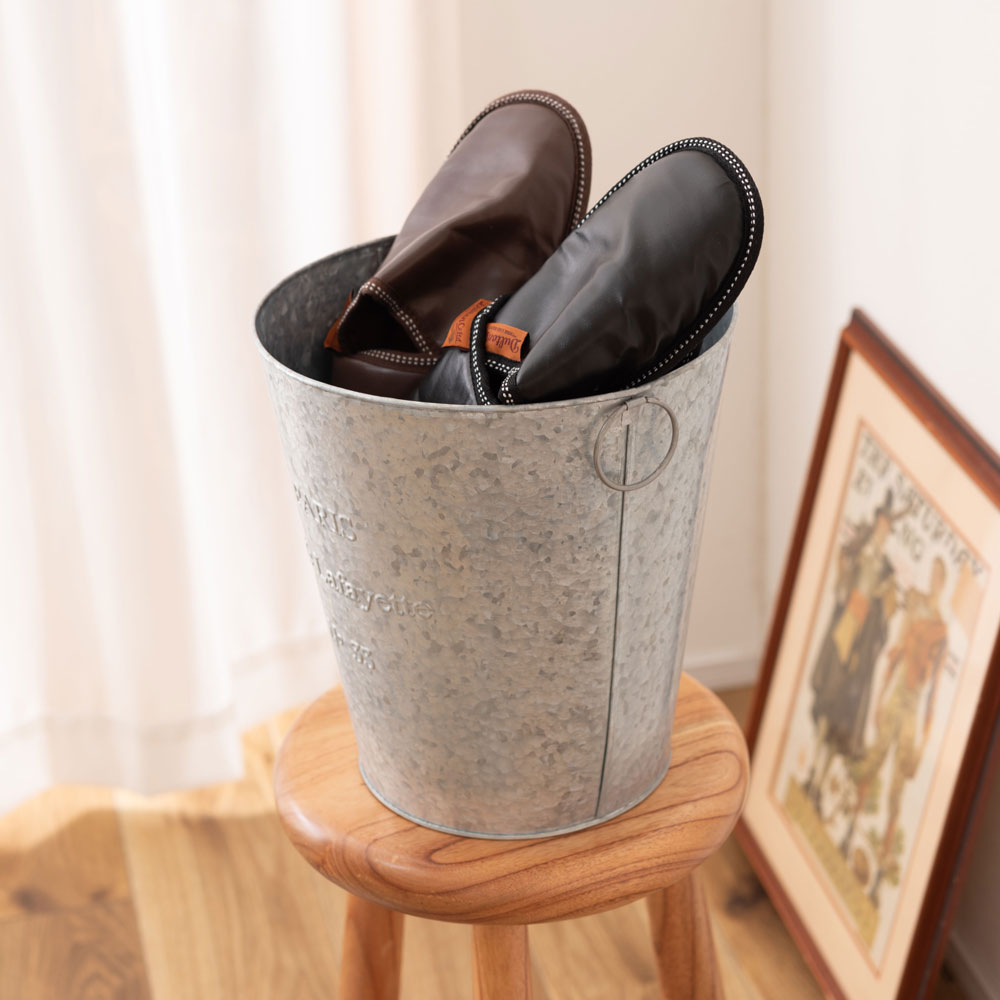 ヴィンテージ風スチールバケツ型プランターカバー|インダストリアルインテリアに最適