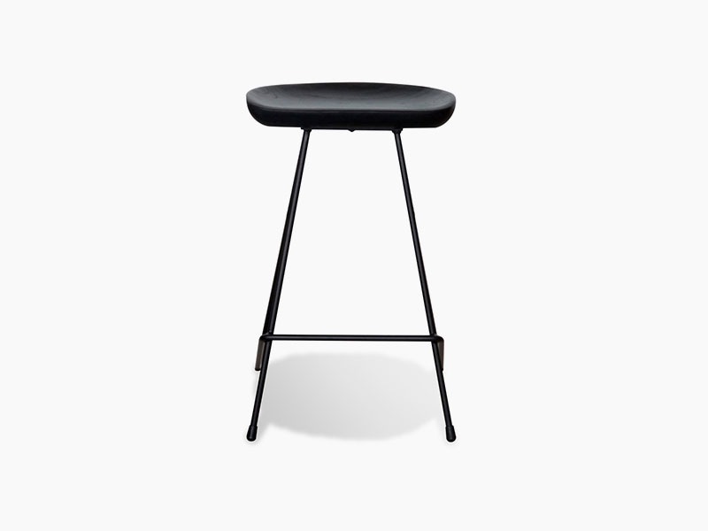 個性的デザインが目を惹く、おしゃれな印象のハイチェア｜MR