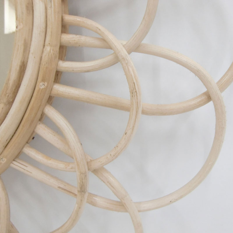 ラタンで編み込まれたウォールミラー｜アーバンナチュラル