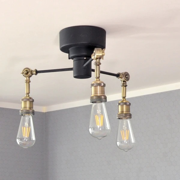 ヴィンテージデザインの3灯シーリングライト｜角度が自由に変えれます