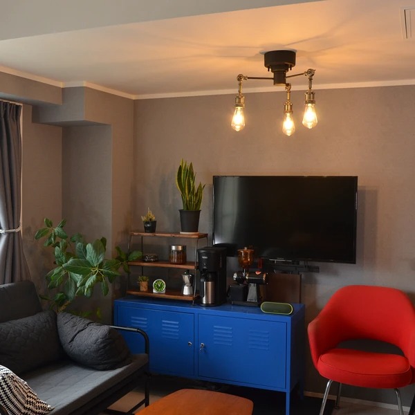 ヴィンテージデザインの3灯シーリングライト｜角度が自由に変えれます