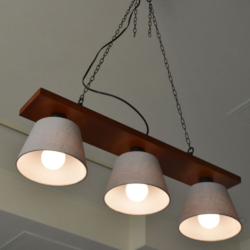 チェーンフックデザインの3灯ペンダントライト｜インダストリアル