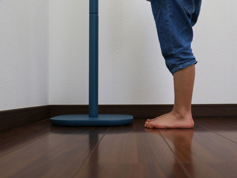 くすみトーンがかわいいキッズサイズのポールハンガー