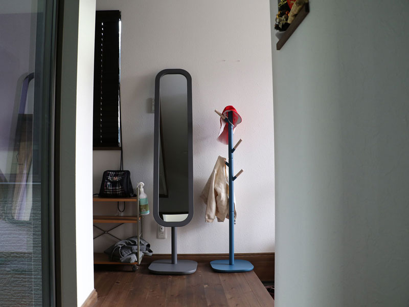 くすみトーンがかわいいキッズサイズのポールハンガー