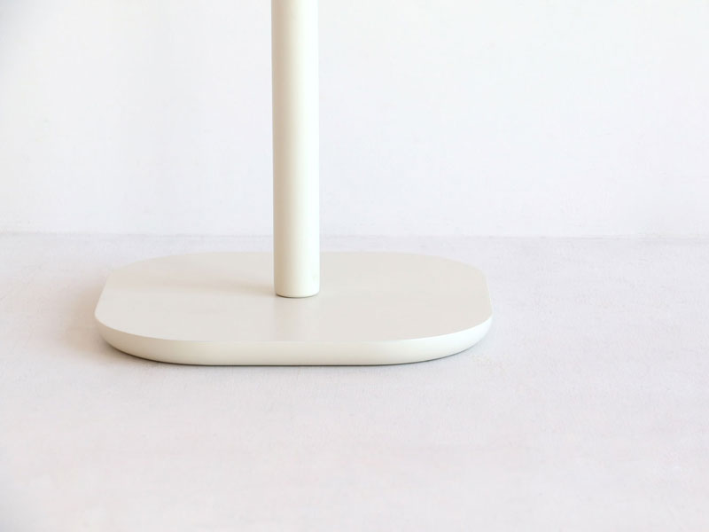 くすみトーンがかわいいキッズサイズのポールハンガー