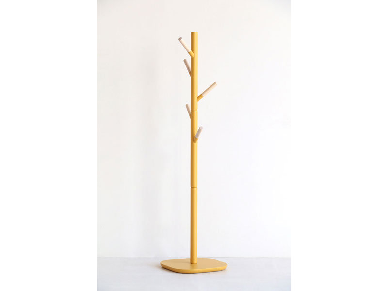 くすみトーンがかわいいキッズサイズのポールハンガー