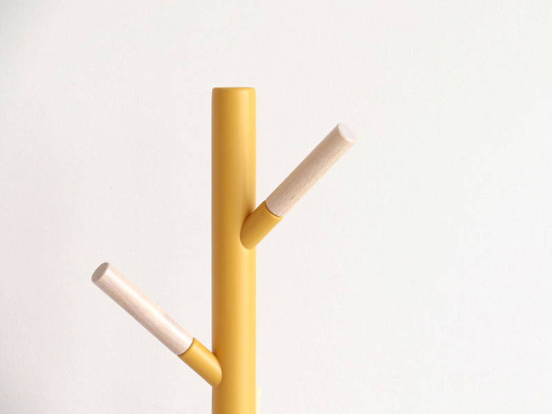 くすみトーンがかわいいキッズサイズのポールハンガー