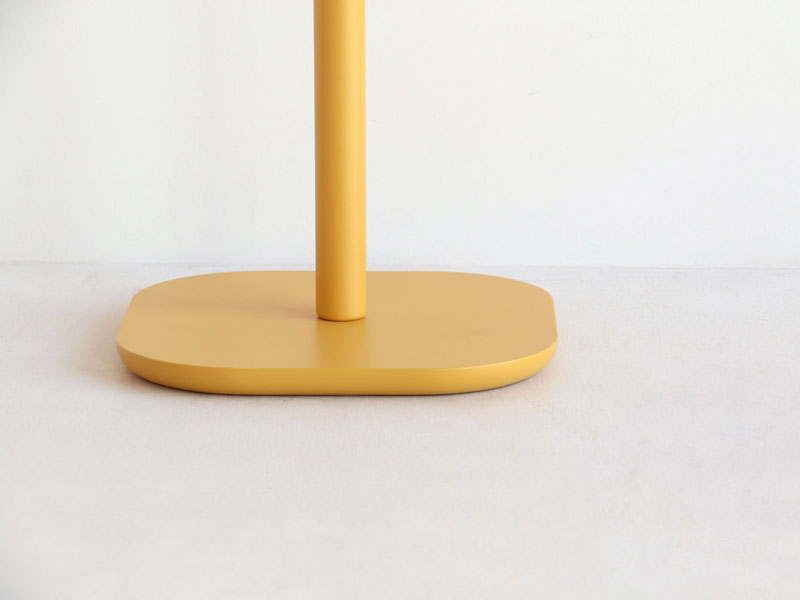 くすみトーンがかわいいキッズサイズのポールハンガー