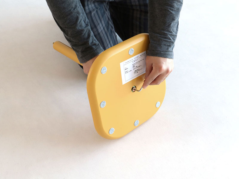 くすみトーンがかわいいキッズサイズのポールハンガー