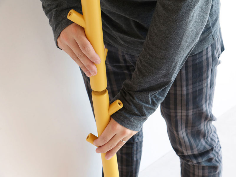 くすみトーンがかわいいキッズサイズのポールハンガー