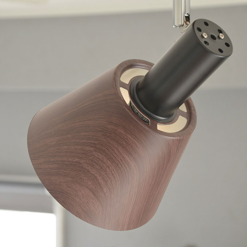 シックなカラーの4灯シーリングライト｜クロスデザイン