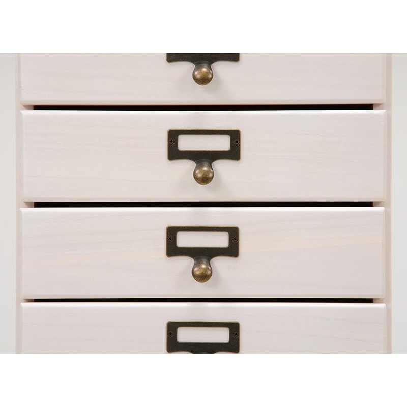 書類整理に最適な白のキャビネット