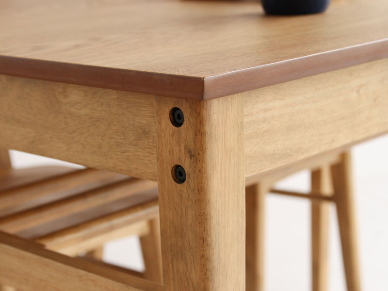 オーク材の大きな木目が美しいダイニングテーブル | 幅120cm