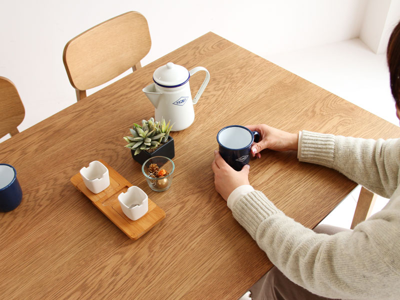 オーク材の大きな木目が美しいダイニングテーブル | 幅120cm