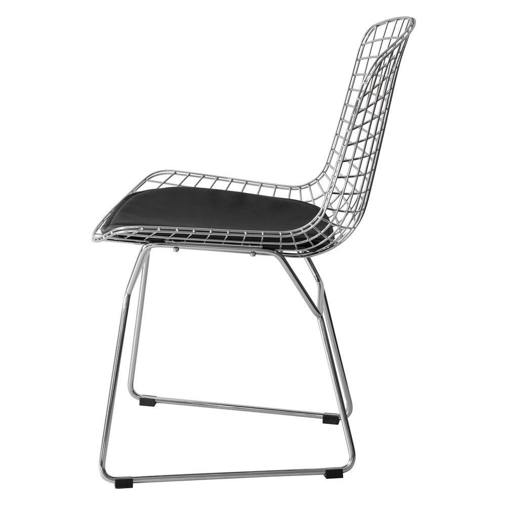 落ち着きと軽やかでモダンな佇まいのワイヤーデザインのチェア