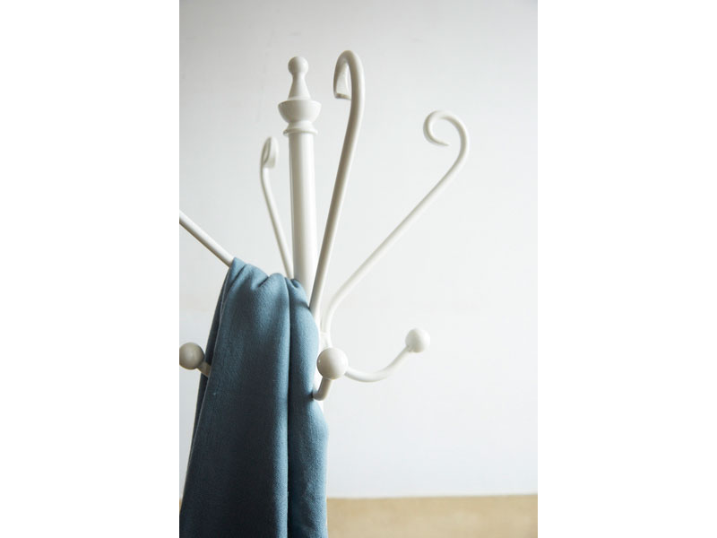 アンティークデザインのポールハンガー｜白/黒 | インテリア・家具の