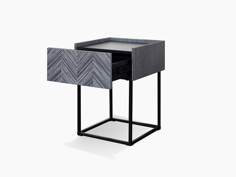 モダンな印象のサイドテーブル｜VZ