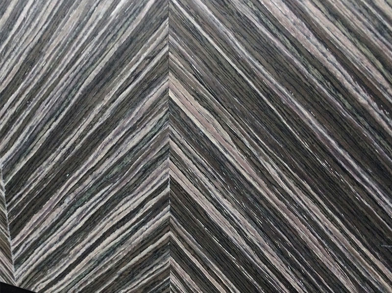 モダンな印象のサイドテーブル｜VZ