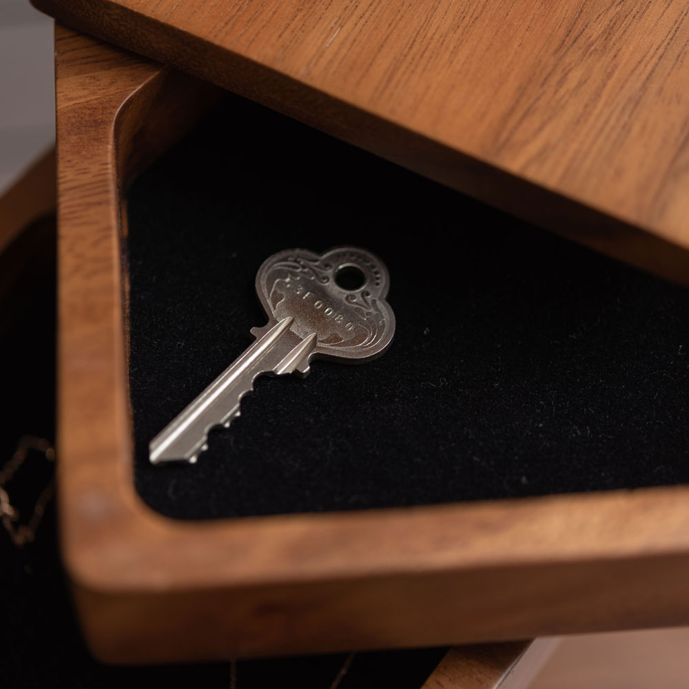 天然木の小物入れ｜リングケース｜空間を引き立てる卓上ケース