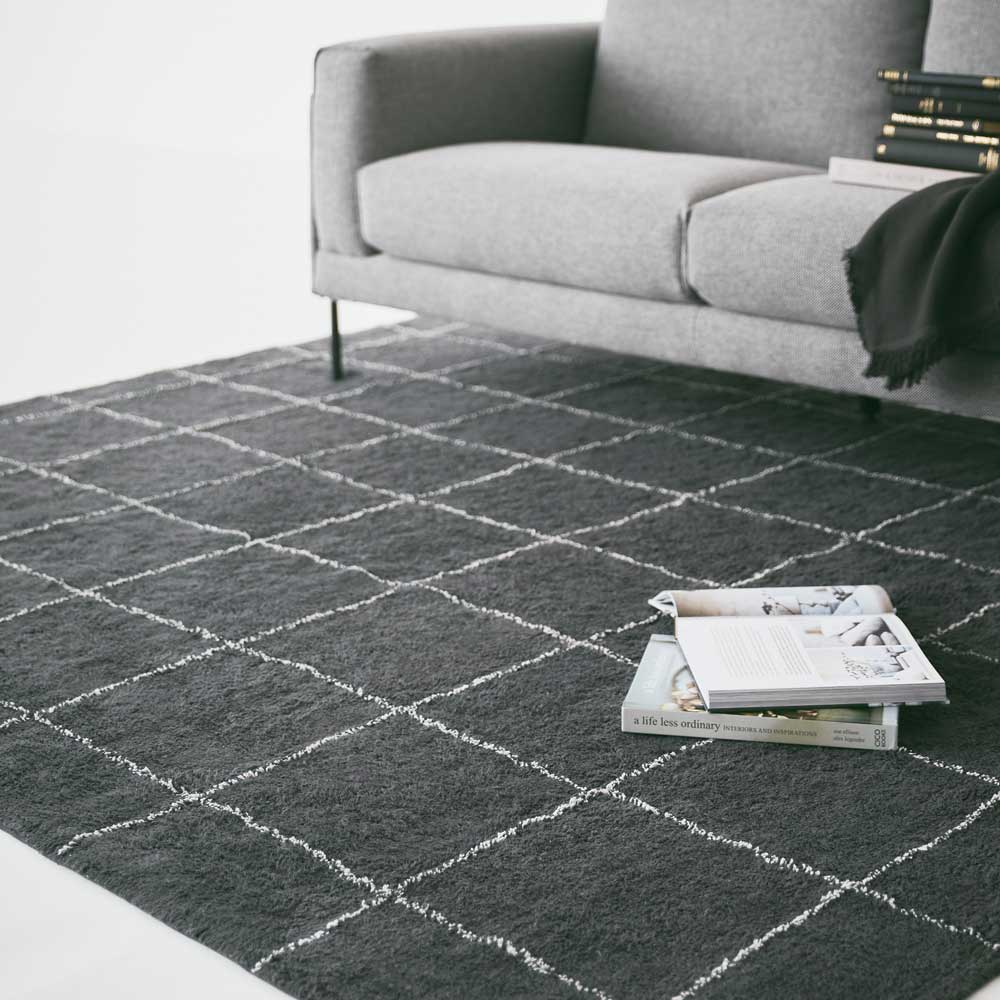 シンプルデザインの大判コットンラグ|リビングに馴染むグレー&アイボリー|170*230cm