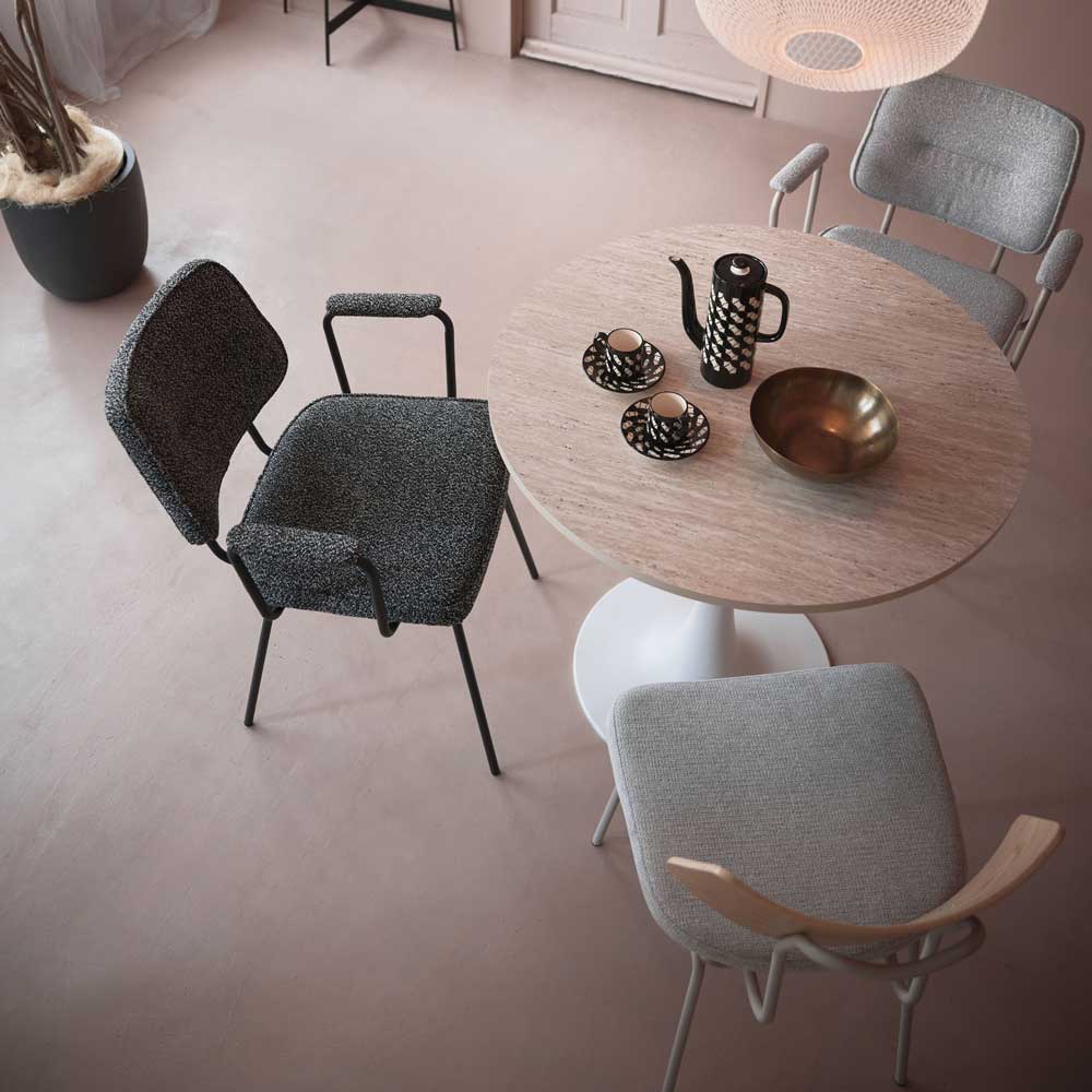 ブークレ生地×アームデザインのチェア｜洗練されたモダンスタイル