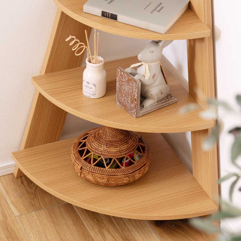 北欧インテリアに映える三角コーナーラック｜美しい空間演出に