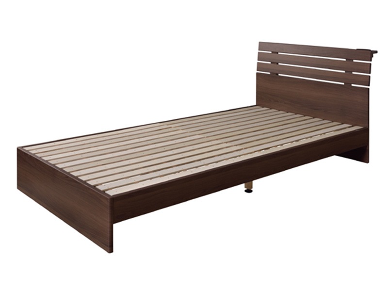 すっきりとしたデザインの２口コンセント付きのシングルベッド