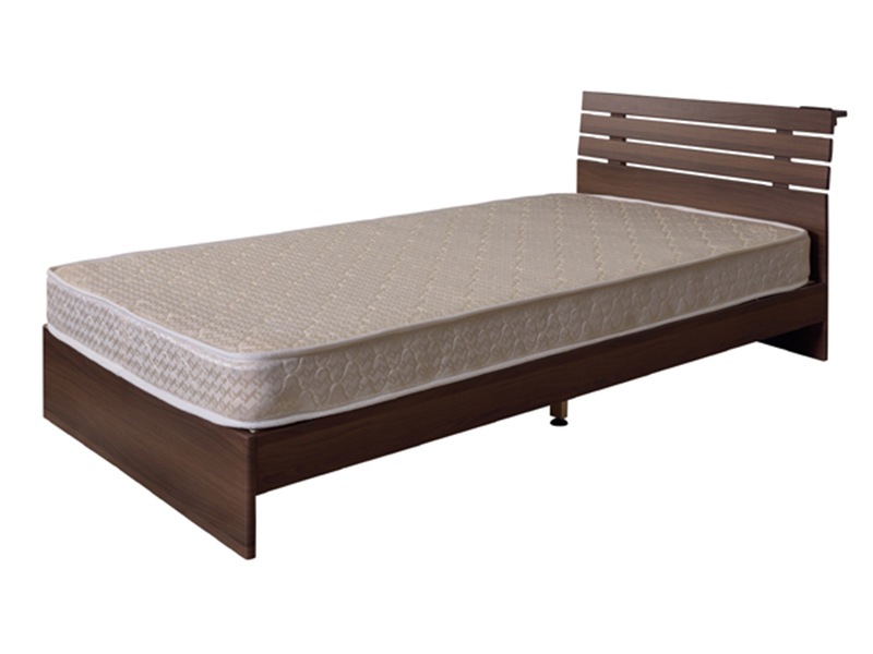 すっきりとしたデザインの２口コンセント付きのシングルベッド