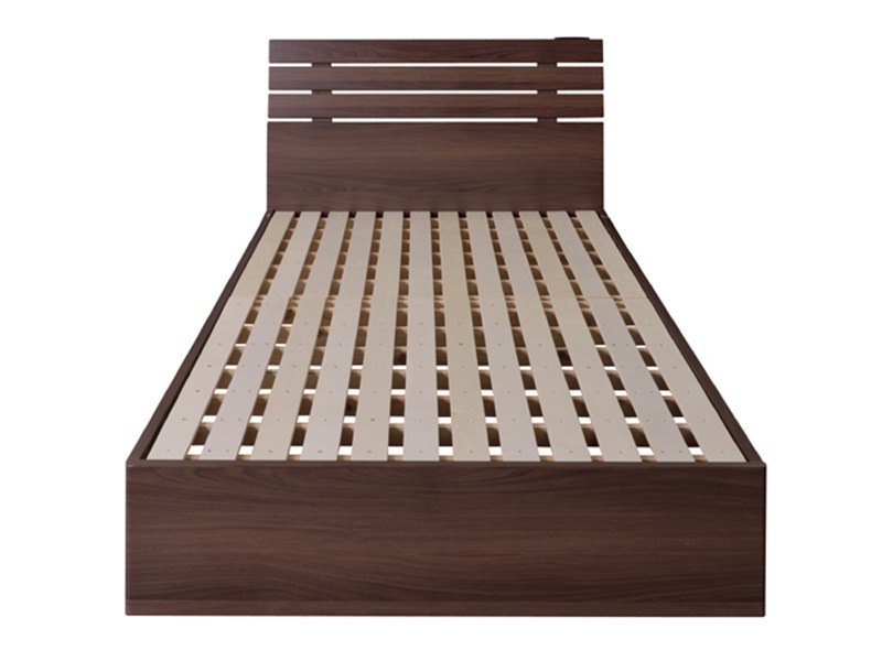 すっきりとしたデザインの２口コンセント付きのシングルベッド