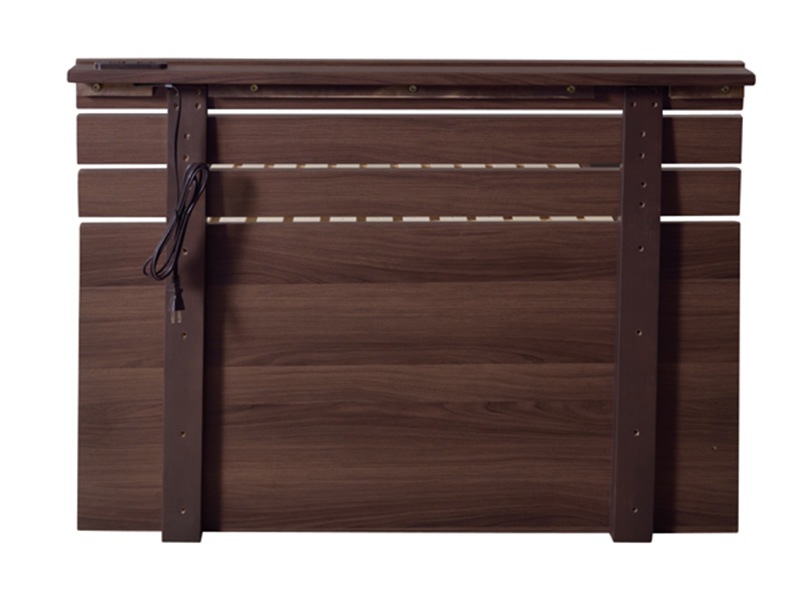 すっきりとしたデザインの２口コンセント付きのシングルベッド