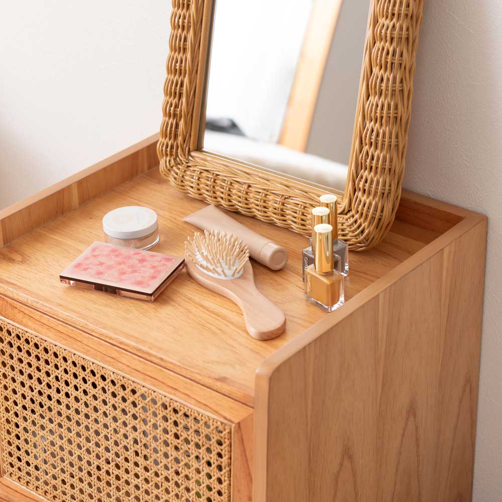 ラタン サイドテーブル 木製 ガラス天板 北欧 ナチュラル インテリア 収納付き Natural × Glass 透明感のある ラタンサイドテーブル – KANADEMONO