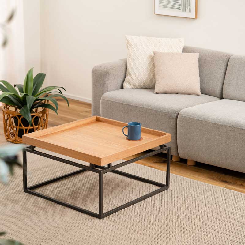 モダン脚が映えるスクエアデザインのローテーブル｜幅65cm