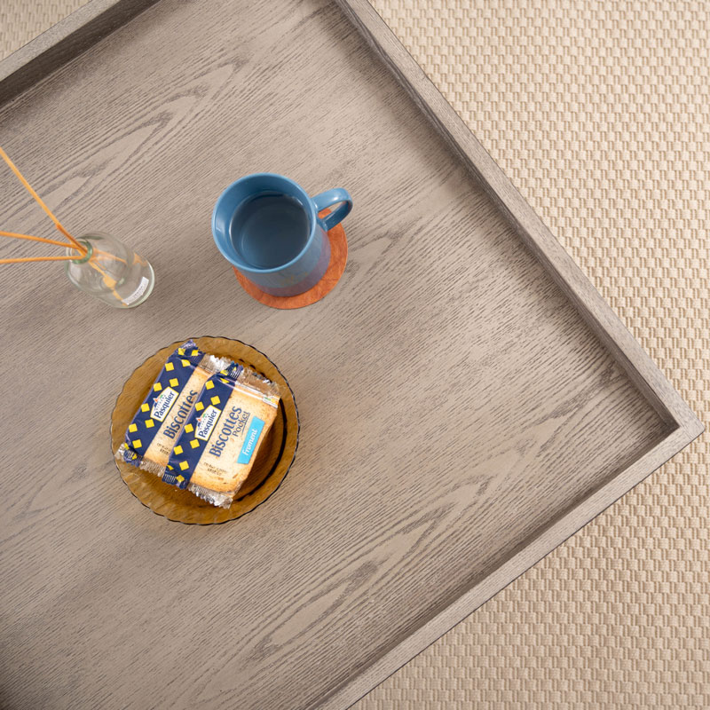 モダン脚が映えるスクエアデザインのローテーブル｜幅65cm