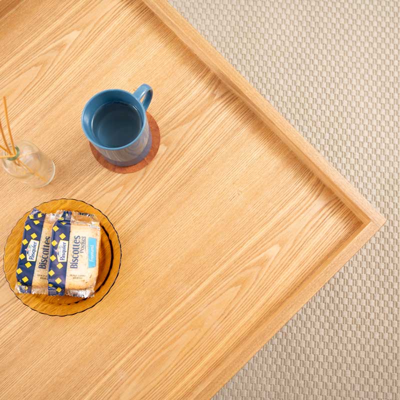 モダン脚が映えるスクエアデザインのローテーブル｜幅65cm