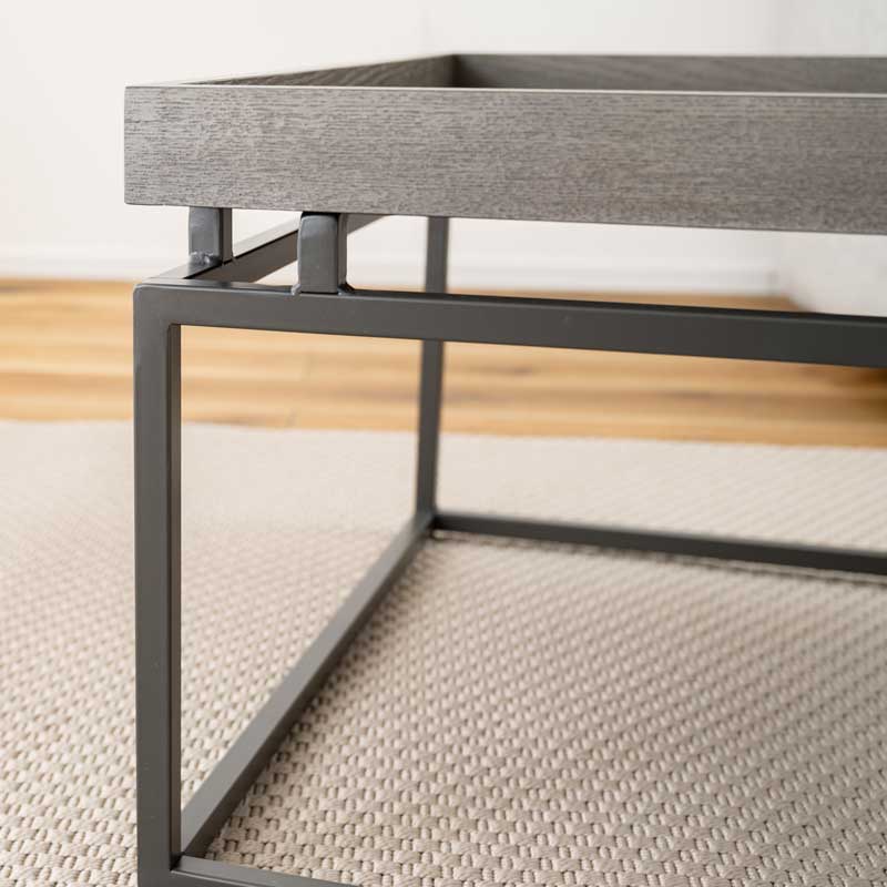 モダン脚が映えるスクエアデザインのローテーブル｜幅65cm