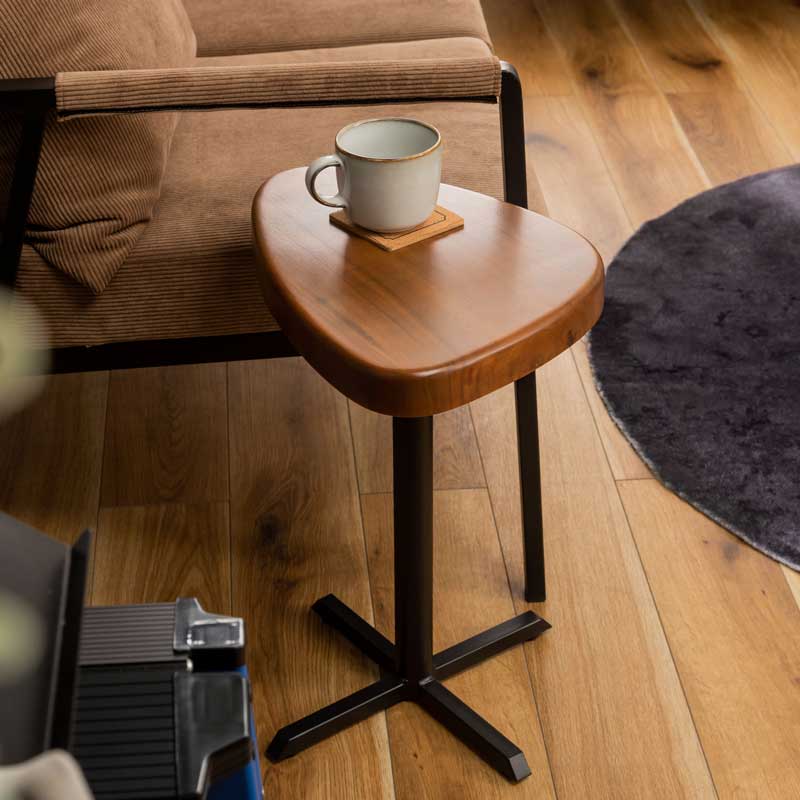 天然木の温もり纏うカフェ風サイドテーブル | インテリア・家具の通販  