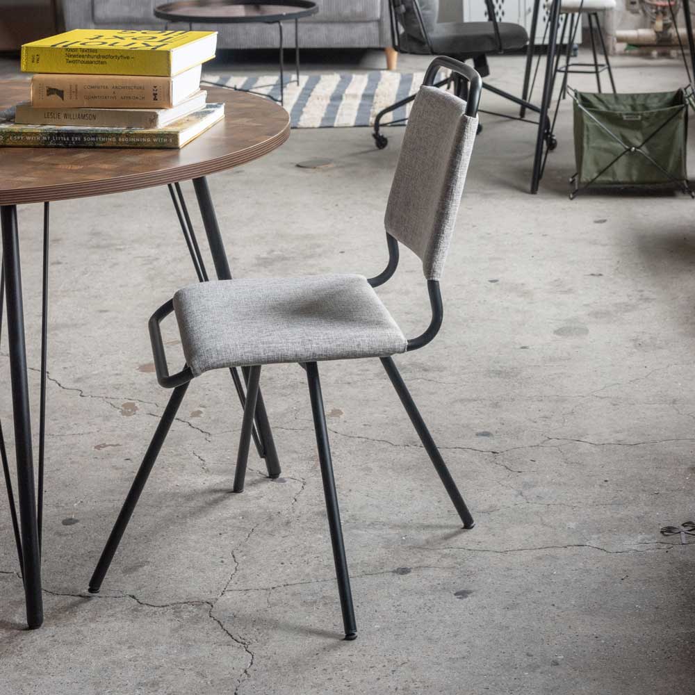 インダストリアルデザインの回転式ハイチェア｜おしゃれなファブリック座面