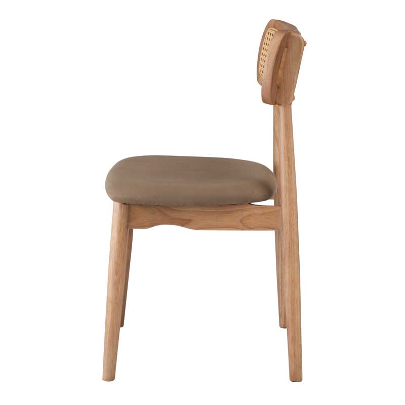 ラタン背もたれの北欧風ダイニングチェア｜スエード調座面で柔らかな空間に