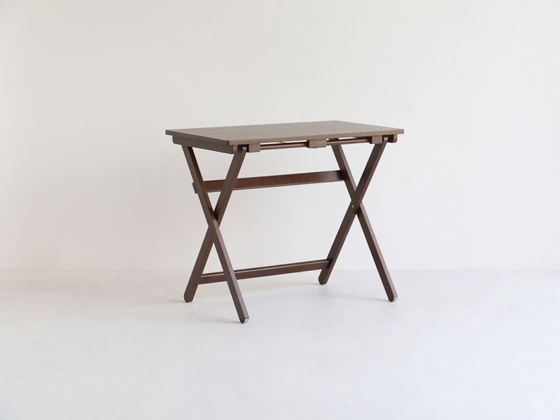 ナチュラルな折り畳み式のデスクとチェアセット