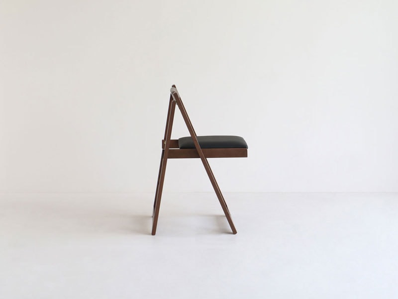 ナチュラルな折り畳み式のデスクとチェアセット