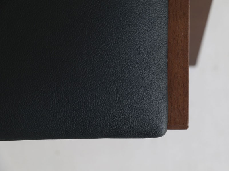 ナチュラルな折り畳み式のデスクとチェアセット