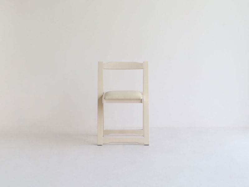 ナチュラルな折り畳み式のデスクとチェアセット