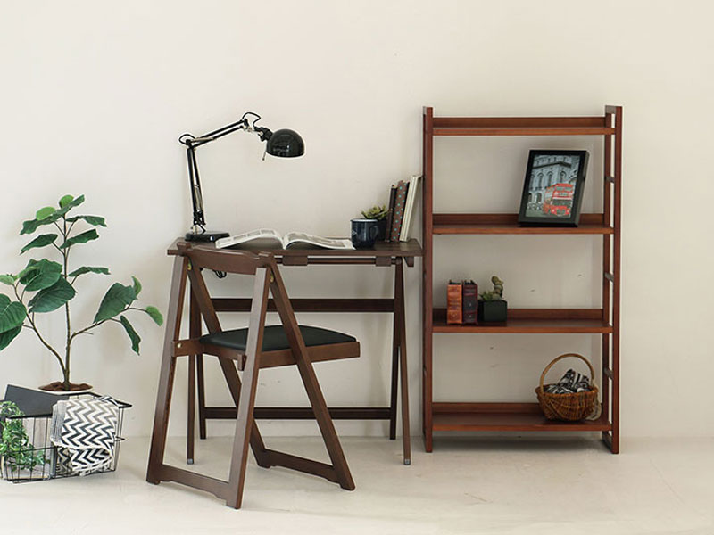 ナチュラルな折り畳み式のデスクとチェアセット