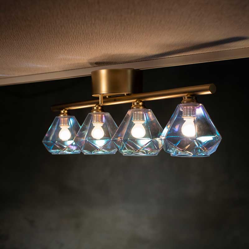 上質な輝きを放つガラス×ゴールドの4灯シーリングライト｜リビングダイニング照明