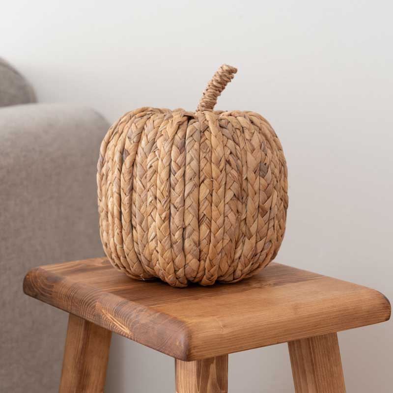 天然素材のかぼちゃ型オブジェ｜秋のインテリアに