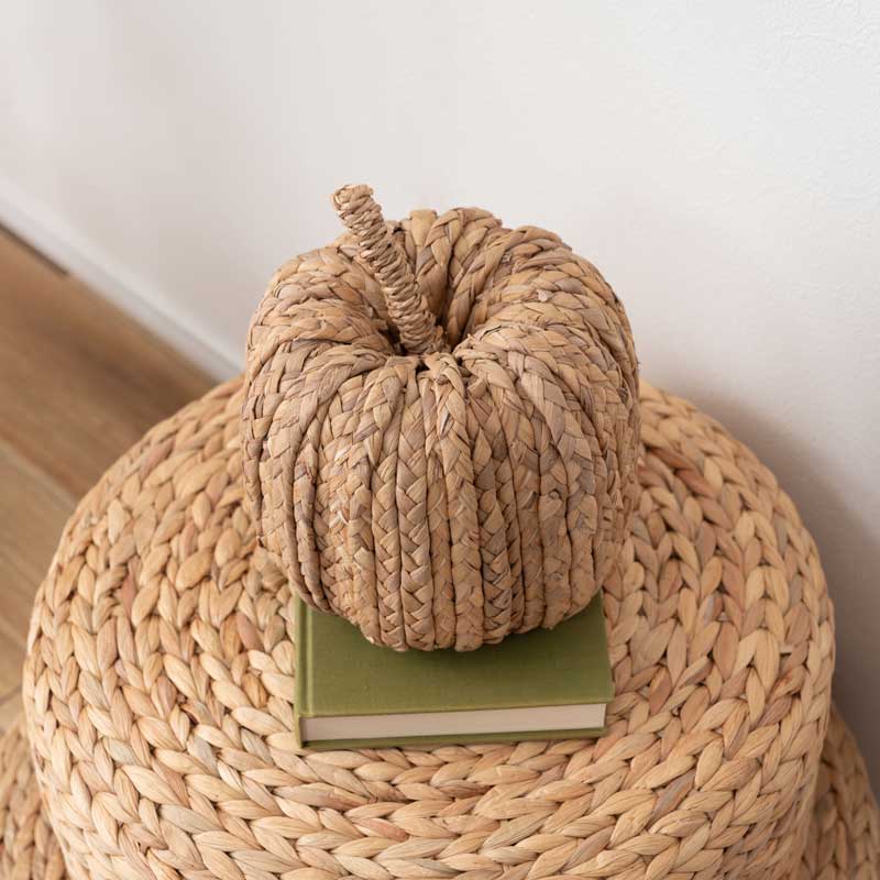 天然素材のかぼちゃ型オブジェ｜秋のインテリアに