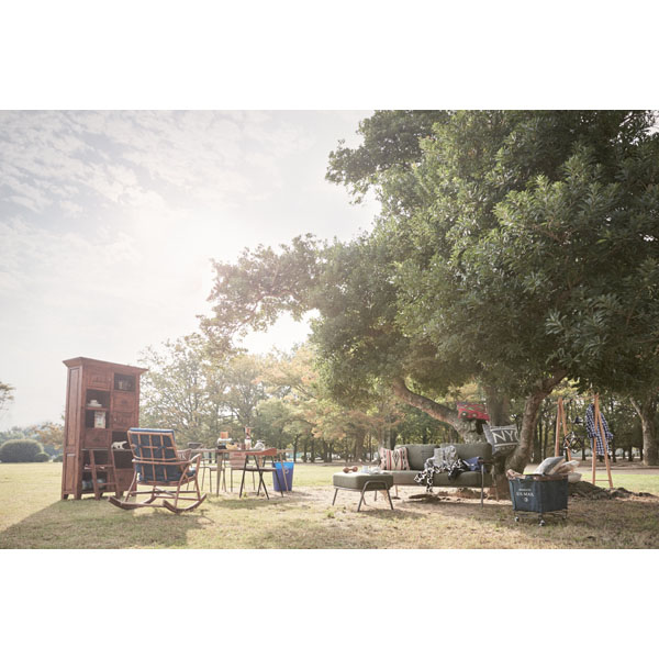 ラタンとデニム生地のロッキングチェア | 西海岸インテリア