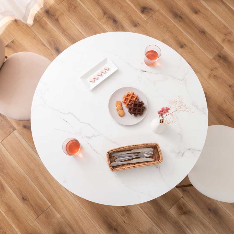 フォトジェニックな大理石調ラウンドテーブル｜暮らしに映える韓国モダンインテリア