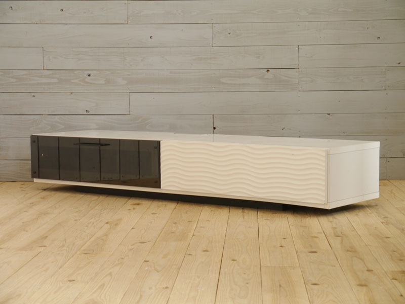 ホワイトとブラックのコントラストが美しいローボード|TVボード|幅170cm|SU