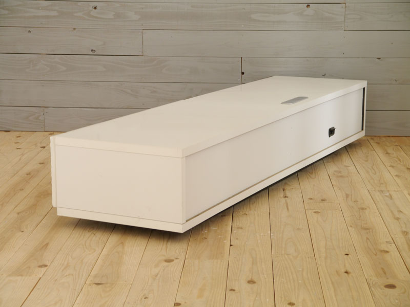 ホワイトとブラックのコントラストが美しいローボード|TVボード|幅170cm|SU